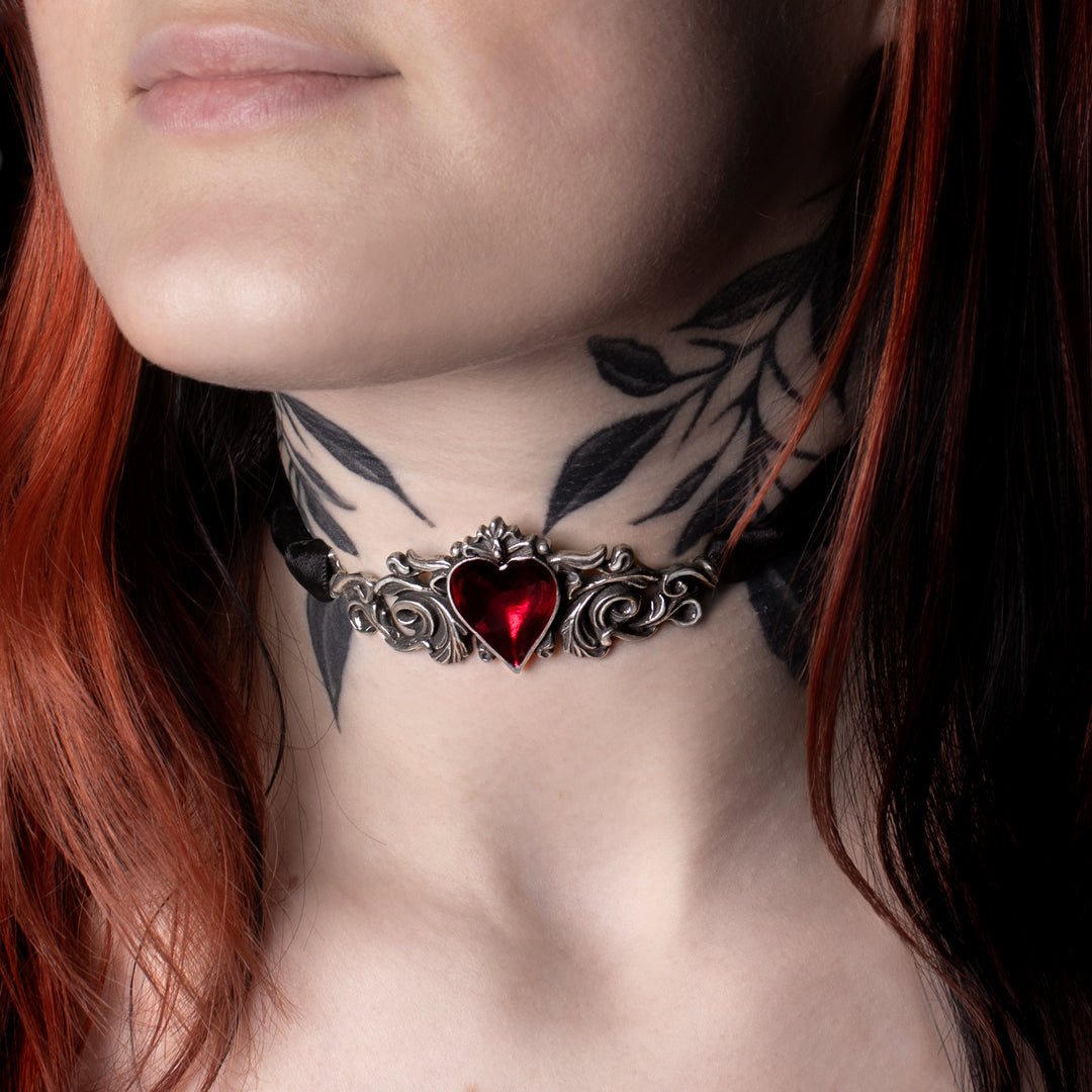 Alchemy Gothic Betrothal Choker Necklace Ornate Red Heart P986