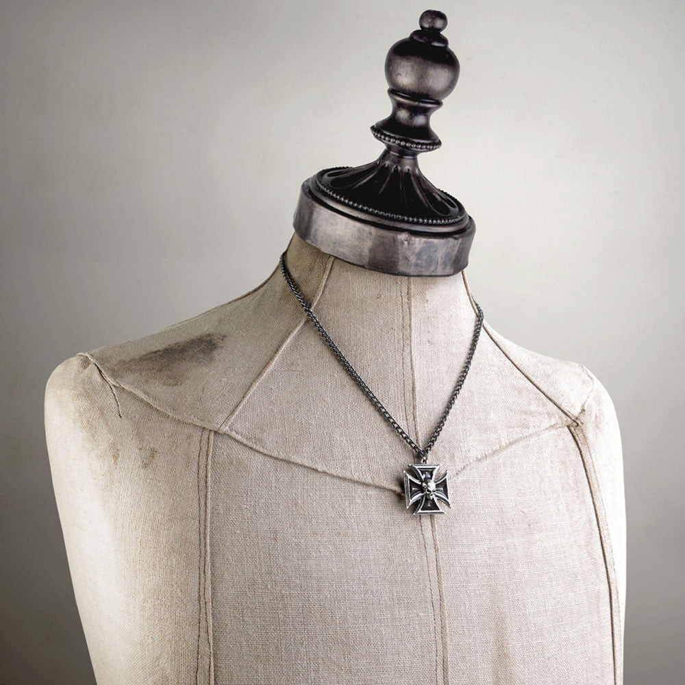 Alchemy Gothic Black Knight's Iron Cross Pendant P617