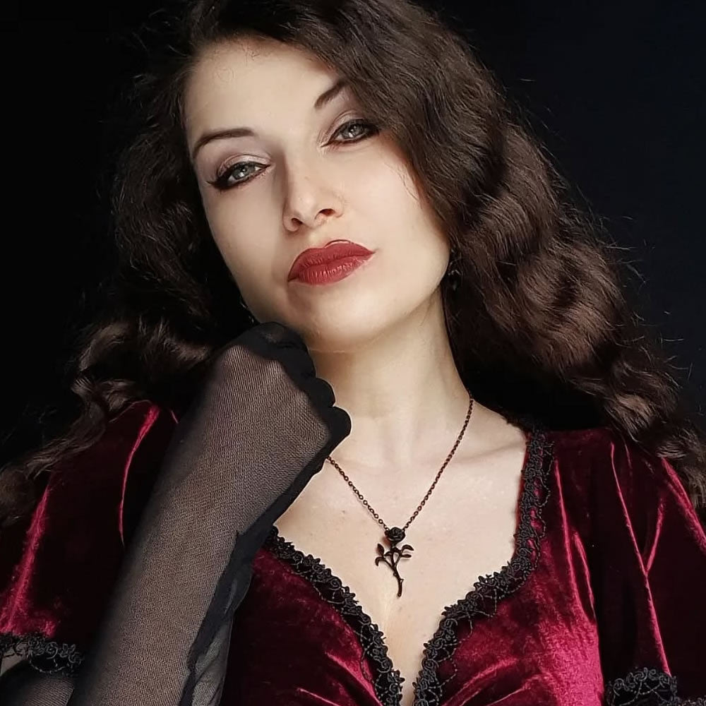 Alchemy Gothic Romance of the Black Rose Pendant P695