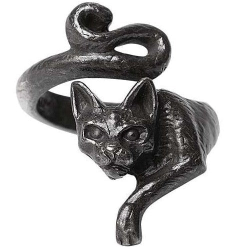 Silver cat-shaped ring on a white background