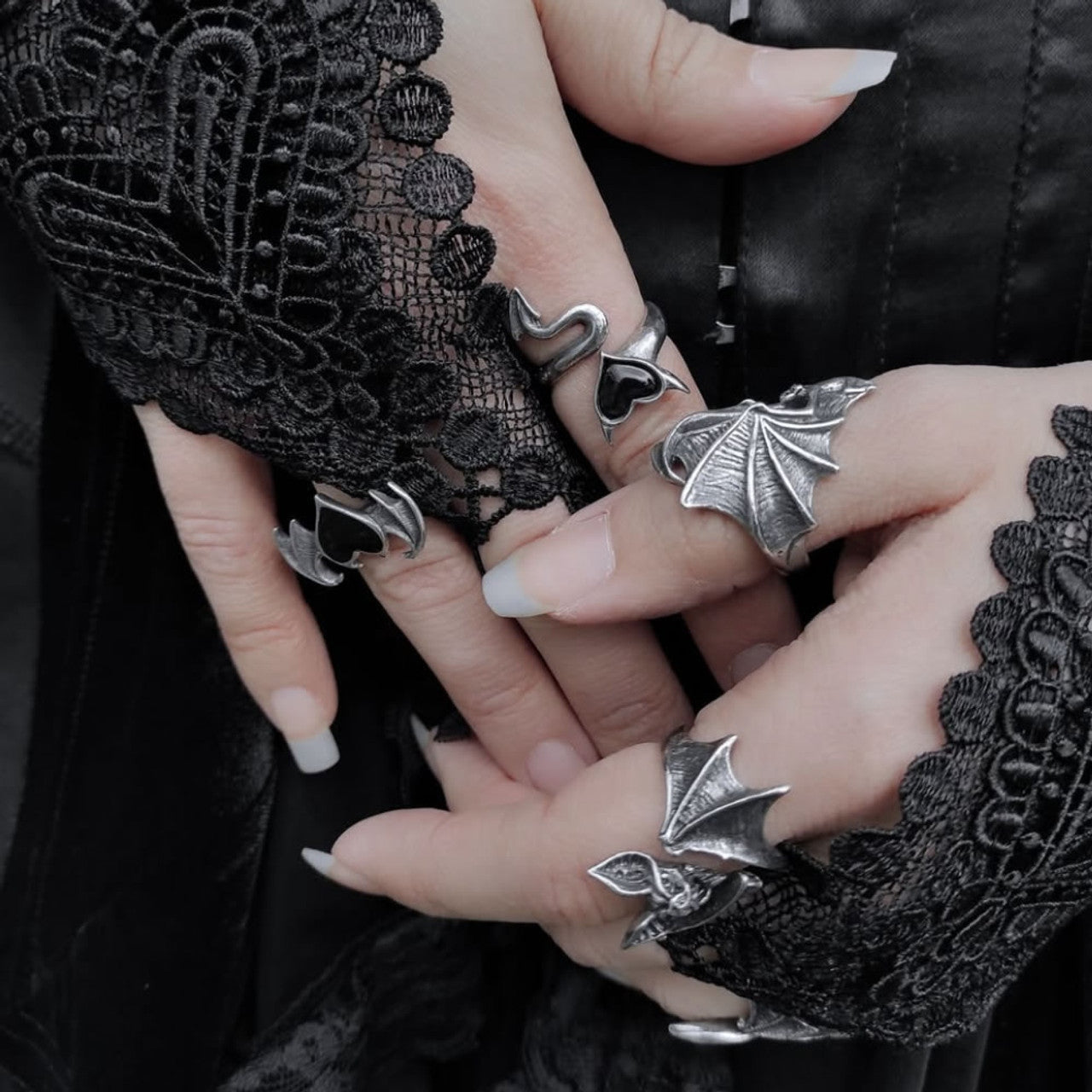 Alchemy Gothic Nighthawk Bat Wrap Ring R246